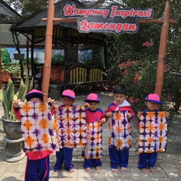 Wisata Edukasi Batik Jumput Ikat Celup